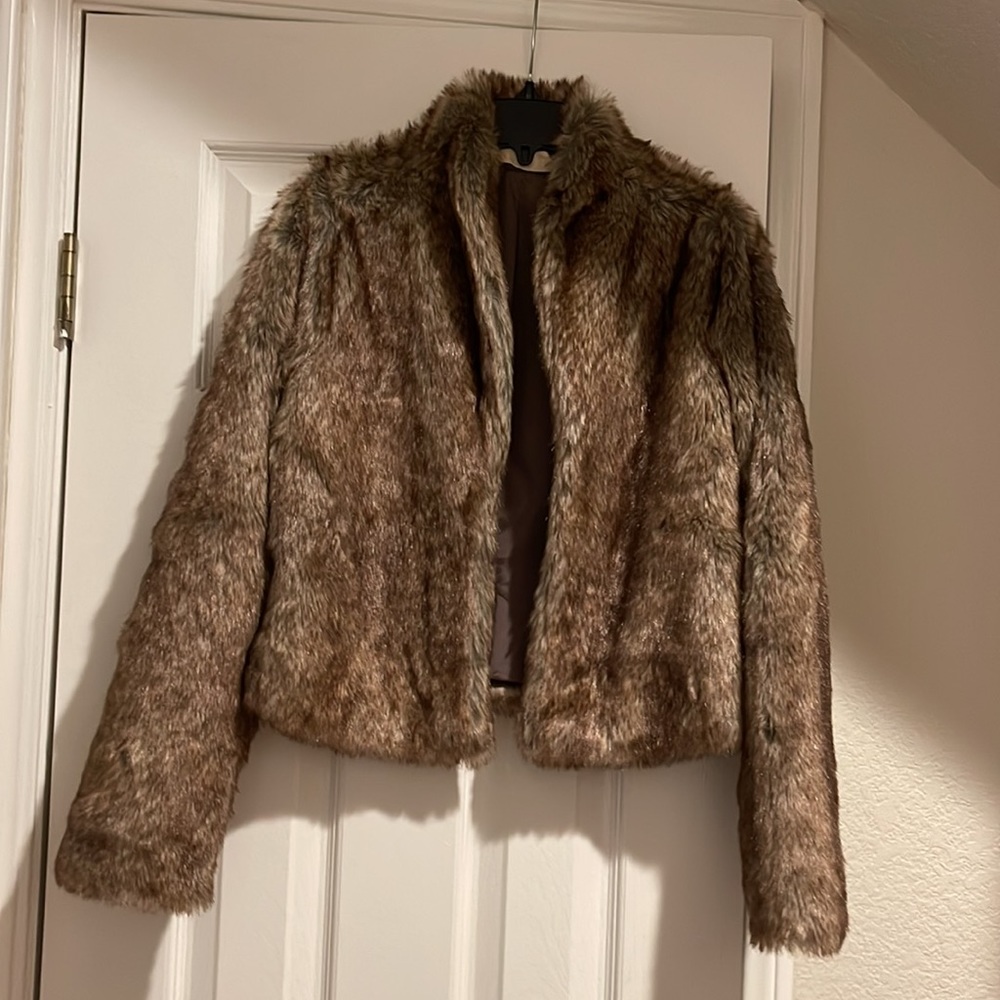 Hollister  faux fur cropped jacket